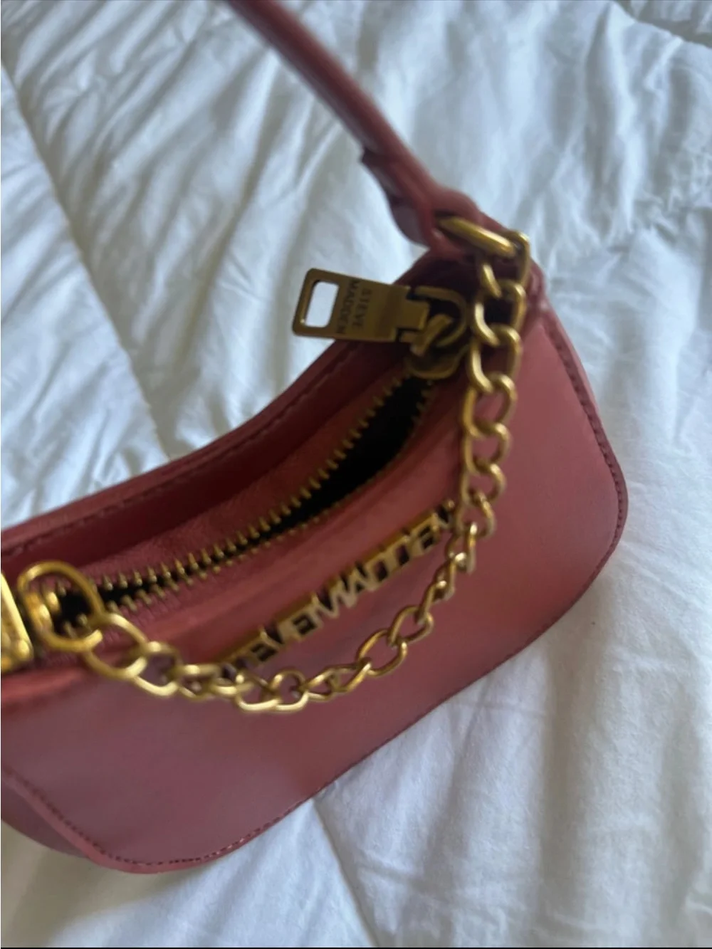Steve Madden Rose Red Mini Bag with Gold Chain - Picture 3 of 7